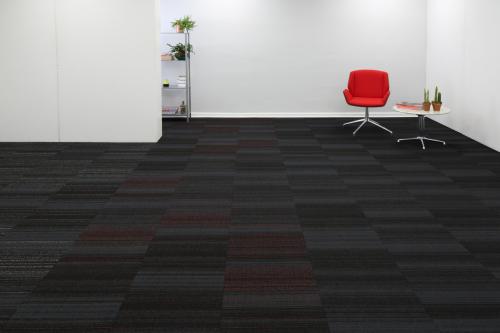 072-hadron-titanium-crimson-sparkler-HD