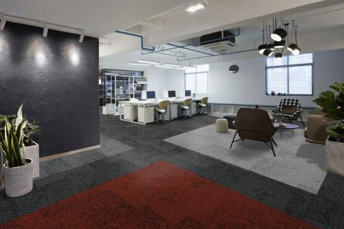 10-rainfall-carpet-tiles-light-shade-dark-brick