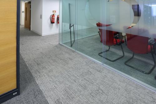 alaska-carpet-tiles-in-offices-03