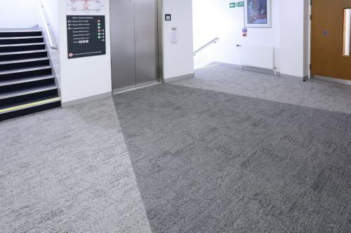 alaska-carpet-tiles-in-offices-04