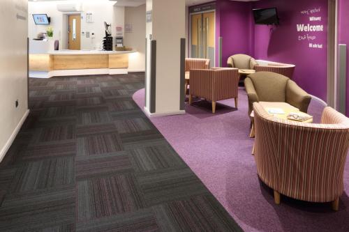 bolton-hospice-tivoli-hadron-008-carpet-tiles-carpet-tiles