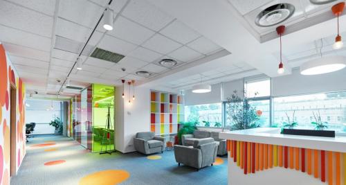 brp-romania-lateral-carpet-tiles-02-1200x641