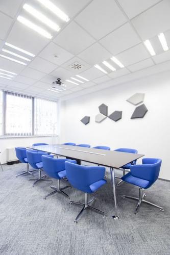grey-alaska-carpet-tiles-in-high-end-office-07-533x800