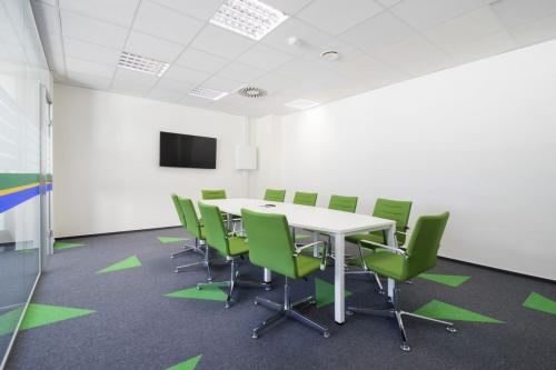 grey-and-green-go-to-carpet-tiles-in-office-01