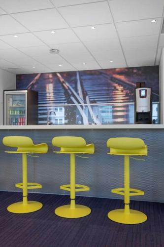 lateral-carpet-tiles-microsoft-sweden-03-533x800