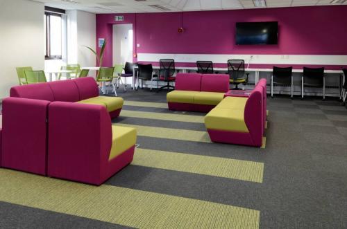 loughborough-university-tivoli-carpet-tiles-from-burmatex-06-1200x795