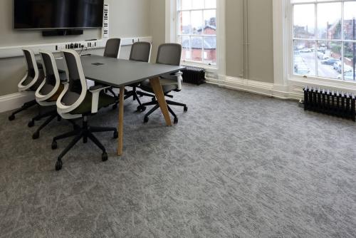 osaka-carpet-tiles-in-offices-of-university-of-leeds-07-1199x800