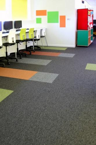 tivoli-loop-pile-carpet-tiles-hall-park-academy-03-530x800